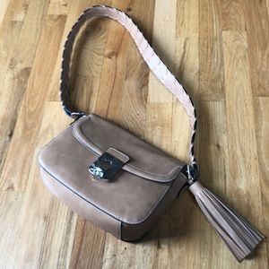 Tan shoulder bag